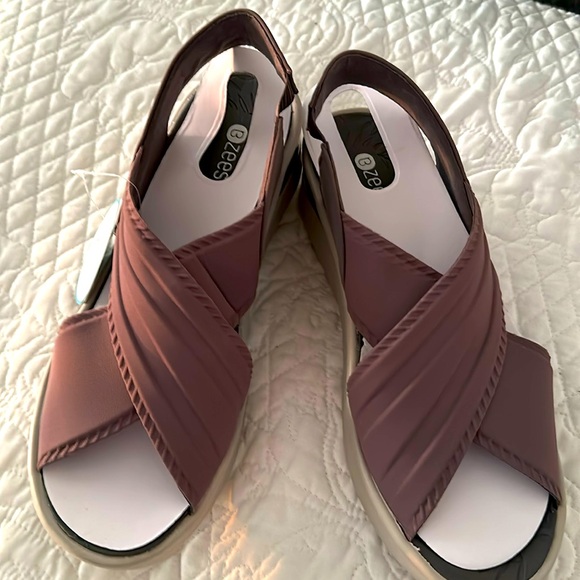 Bzees Shoes - Zees technologies serene tan sandals never worn